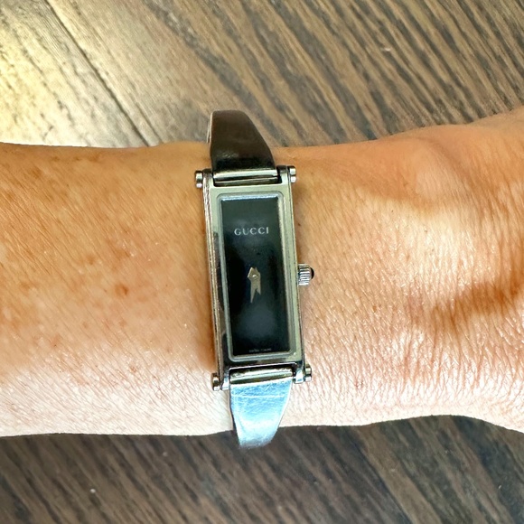 Gucci horsebit watch - stainless steel with black face . Size S. - Picture 1 of 3